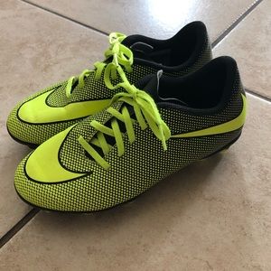 Boys soccer cleats size 3